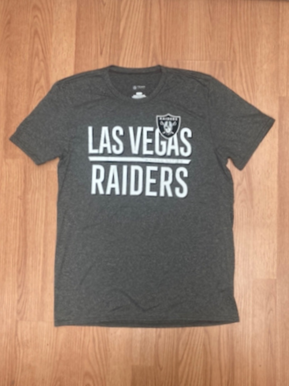 NFL Team Apparel Las Vegas Raiders Charcoal Heather Graphic T-Shirt M